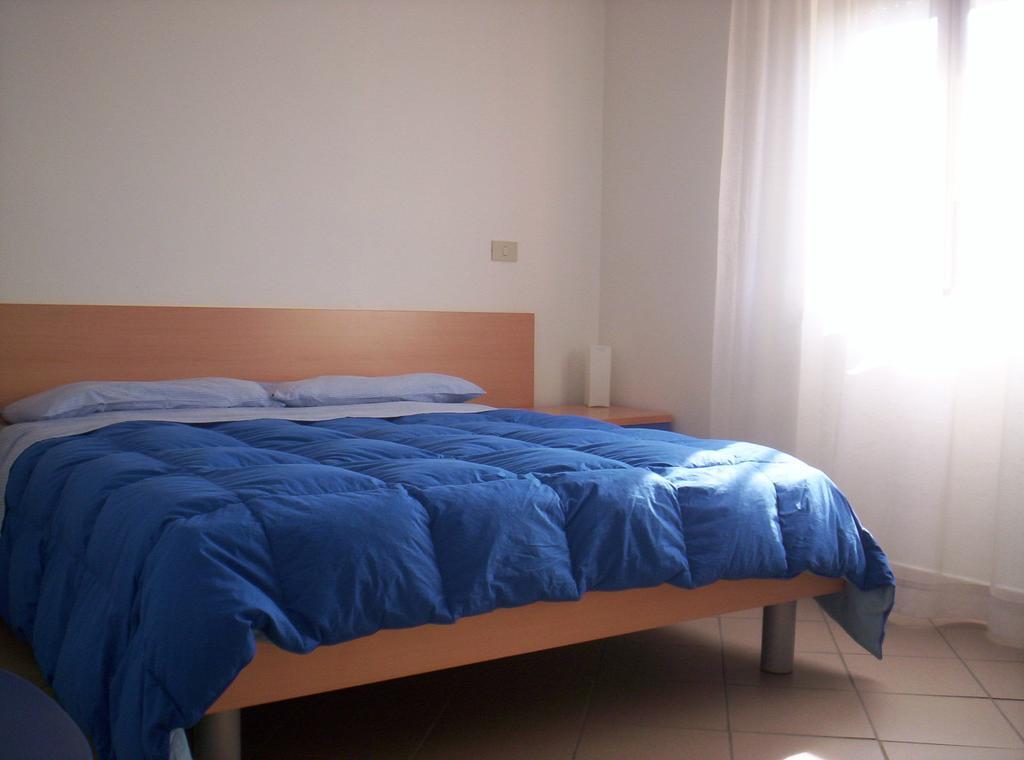 Apartment Tirreno Tirrenia Habitación foto