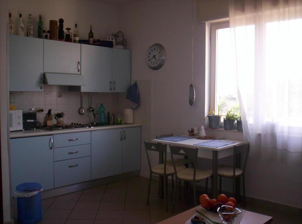 Apartment Tirreno Tirrenia Habitación foto
